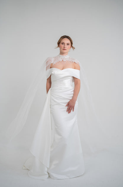 Braut-Capelet mit Perlen und Tüll